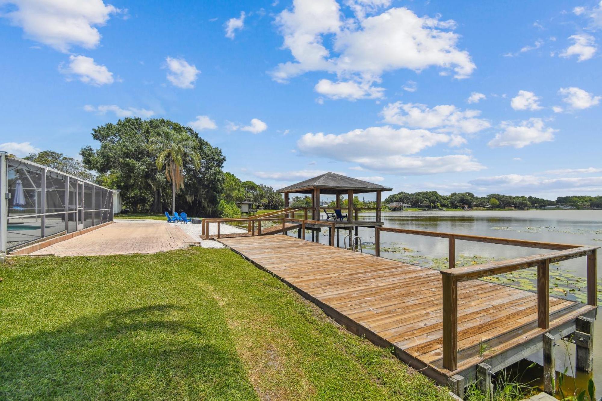 Lake House Westchase Area. Heated Pool Waterfront! Tampa Exterior photo