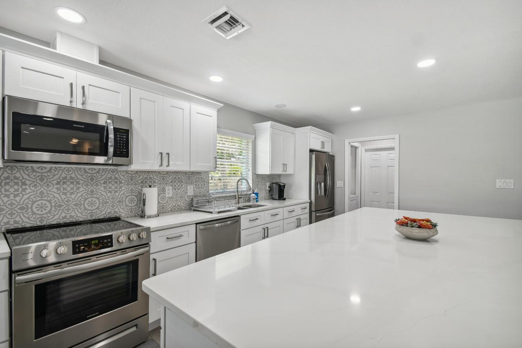 Lake House Westchase Area. Heated Pool Waterfront! Tampa Exterior photo